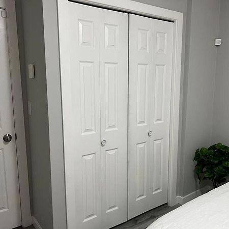 Cozy Modern And Lavish 2 Bedroom Basement Suite 위니펙 외부 사진