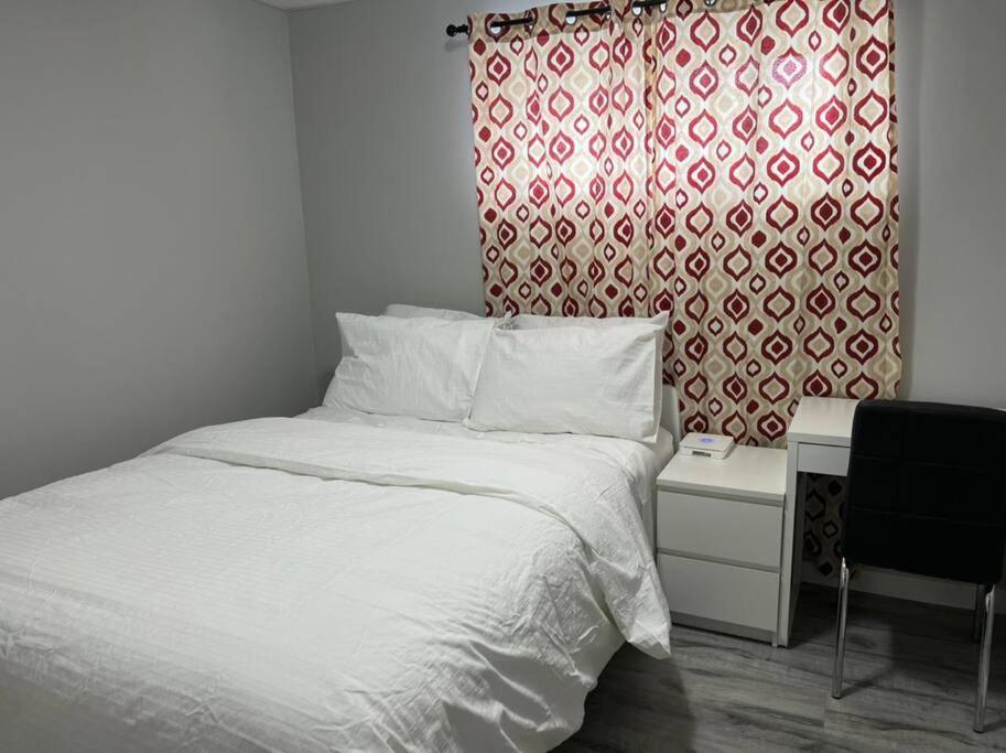 Cozy Modern And Lavish 2 Bedroom Basement Suite 위니펙 외부 사진